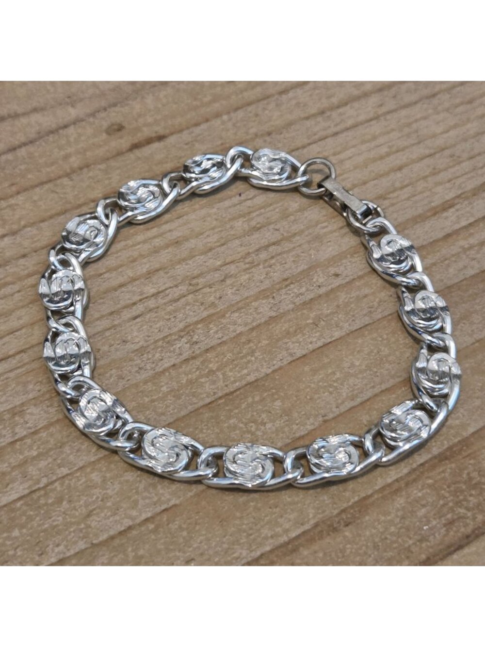 Sarah Coventry Vintage Silver Tone  Embossed 7" Chain Link Bracelet